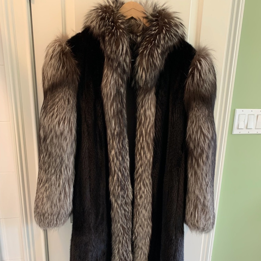 Luxurious Vtg Black Mink & Gray Fox Long Coat tuxedo style look sz L